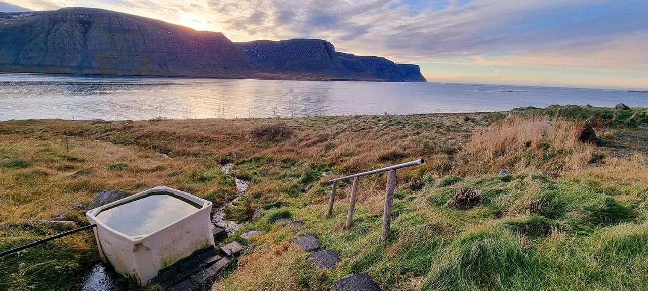 Dixon Cabin nr. 7 / Dixon sumarhús nr. 7 @Kirkjubraut Talknafjordur Exterior foto
